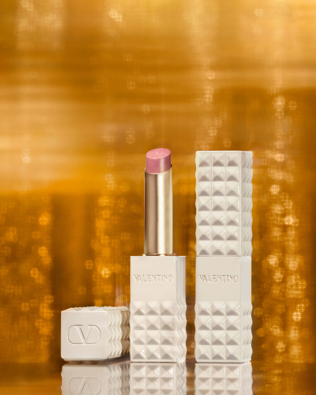 SPIKE VALENTINO IVORY sur fond dore scintillant